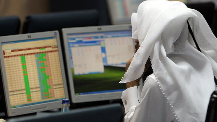 المؤشرات الخليجية ترتفع على خطا نظيراتها العالمية