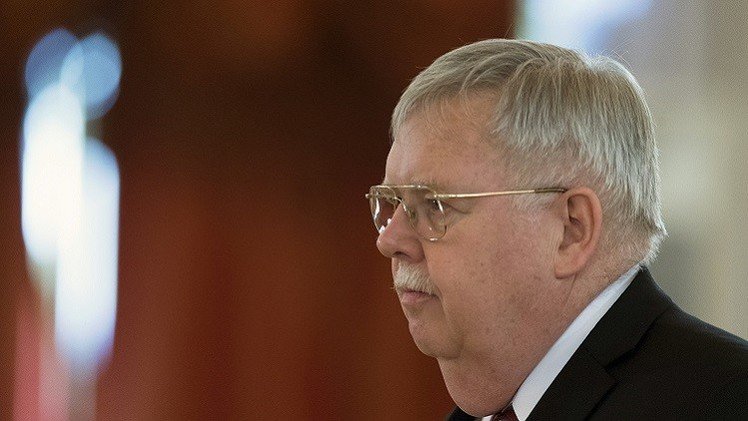 السفير الأمريكي في موسكو: علاقاتنا مع روسيا تواجه تحديات جديدة