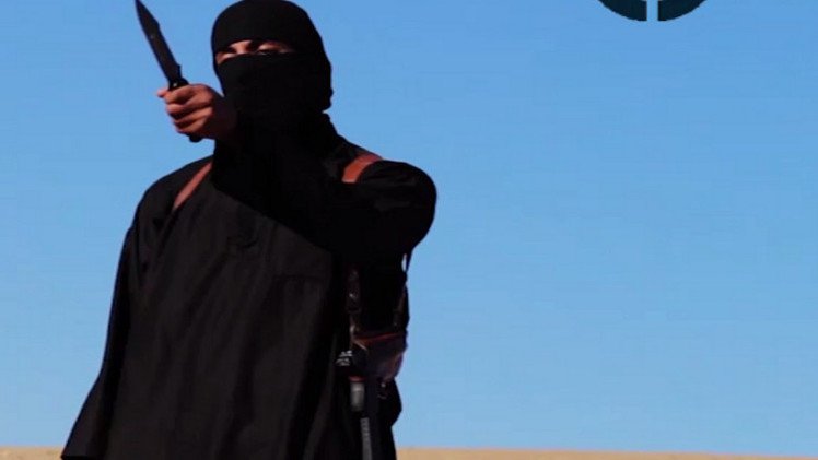 من التالي بين رهائن "داعش" ؟ 