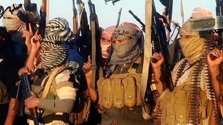 نشطاء: تنظيم "الدولة" يقتل أو يسجن أجانب يقاتلون في صفوفه يحاولون الفرار