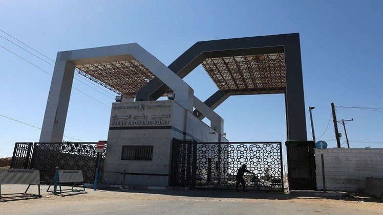 مصر تفتح معبر رفح باتجاه واحد
