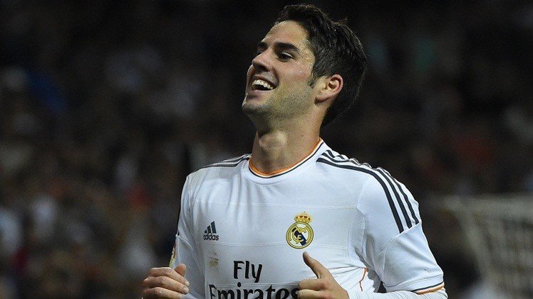 ريال مدريد يحدد سعرا خياليا للتخلي عن لاعب وسطه إيسكو