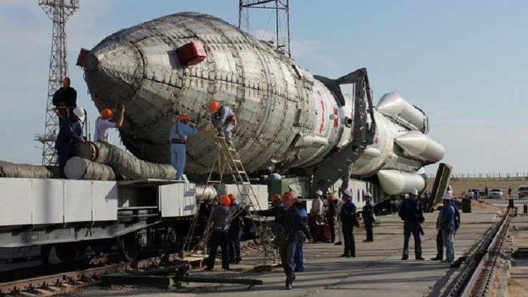 بوتين: روسيا ستطلق عام 2015 قمرا اصطناعيا تركيا ثانيا