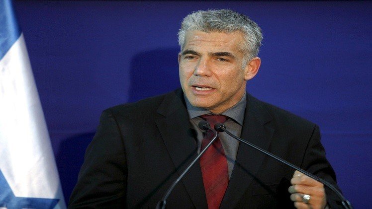 لابيد يتوعد نتنياهو بحرمانه من منصب رئاسة الوزراء
