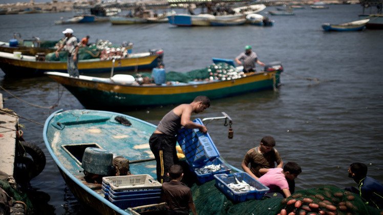 البحرية الإسرائيلية تطلق النار على صيادين في بحر غزة