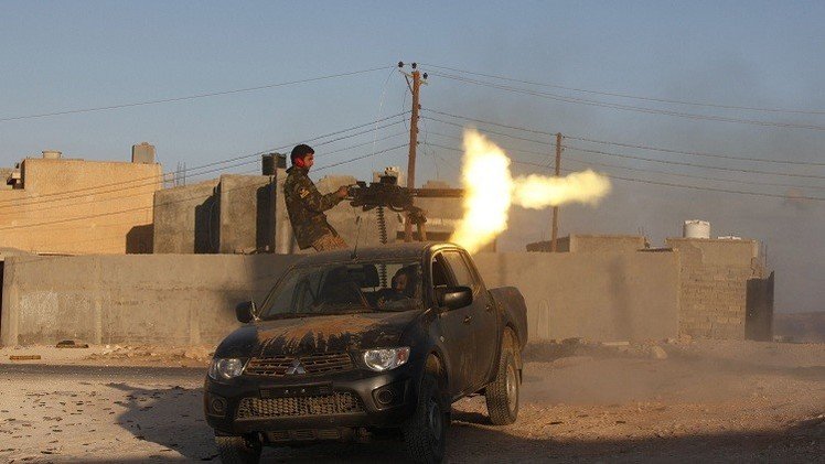 اشتباكات عنيفة في محيط منطقة أبوكماش القريبة من الحدود مع تونس
