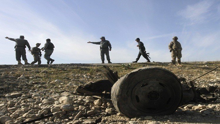 إبطال مفعول قنبلة أمام وزارة الإعلام الكويتية