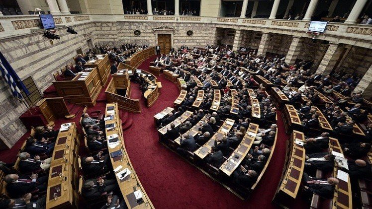 المفوضية الأوروبية تحذر من وصول المتطرفين إلى الحكم في اليونان