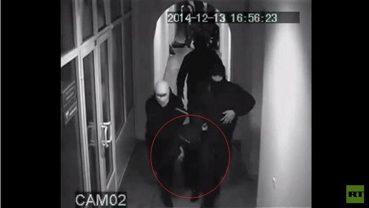 بالفيديو.. مهاجمون مسلحون يختطفون نائب رئيس البنك الوطني الأوكراني  السابق