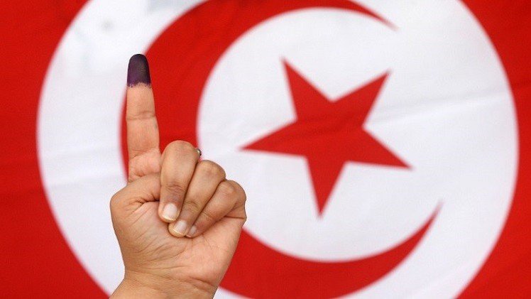 التونسيون بالخارج يدلون بأصواتهم في جولة ثانية وحاسمة لسباق الرئاسة