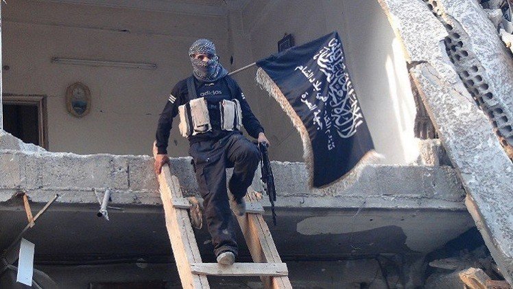 نشطاء: "النصرة" تستولي على عشرات الآليات العسكرية في إدلب