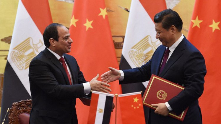 السيسي يدعو المصريين إلى مواجهة التحديات الهائلة داخليا وخارجيا