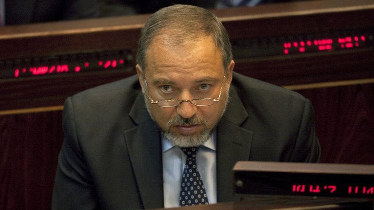 تورط حزب ليبرمان في فضيحة فساد كبرى قبل الانتخابات في إسرائيل