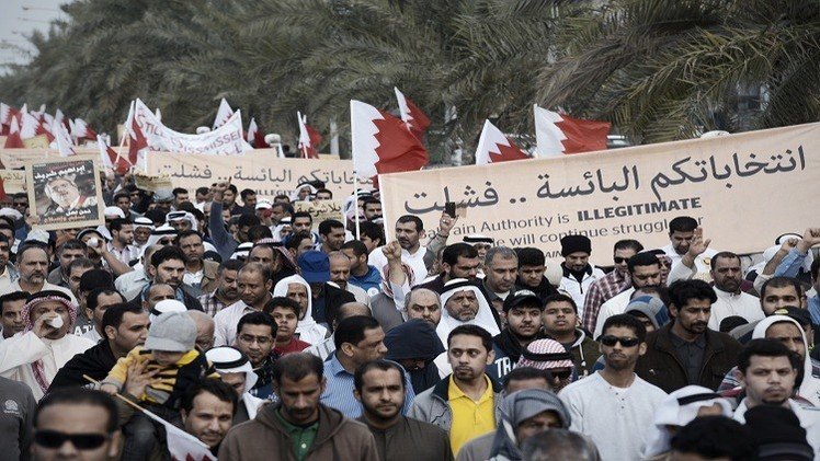 البحرين.. خروج أول مسيرة للمعارضة منذ الانتخابات البرلمانية والشرطة تحقق