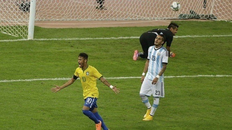 فيديو.. نيمار يسدد كرة قوية بطريقة "المروحة"