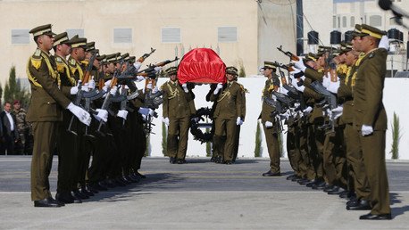 جنازة عسكرية للوزير الفلسطيني أبو عين
