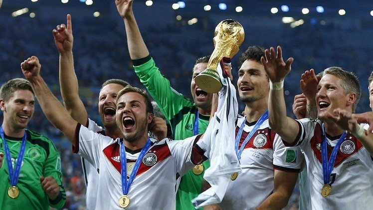 ألمانيا تعانق كأس العالم للمرة الرابعة في عام 2014