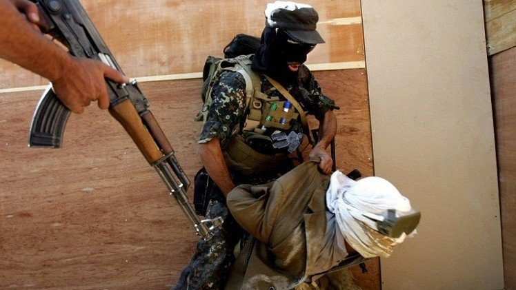 السلطات اليمنية تلقي القبض على 3 أجانب بتهمة الانتماء إلى "القاعدة"
