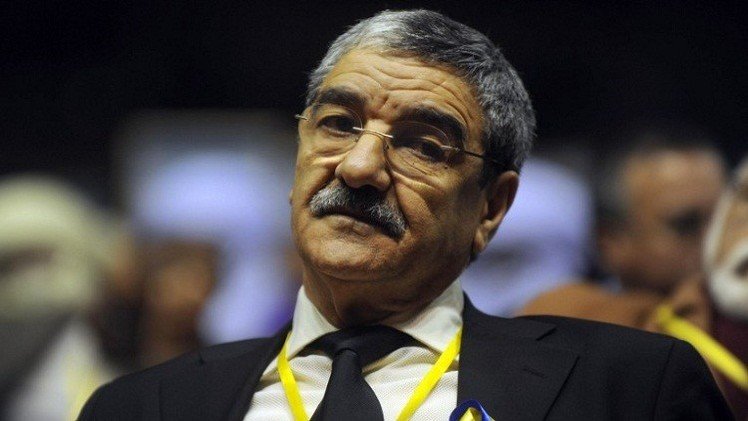 القضاء الجزائري يفتح تحقيقا ضد معارض سياسي 