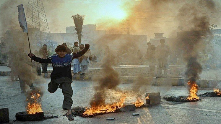 5 قتلى بانفجار قنبلة فى ملعب كرة طائرة بباكستان