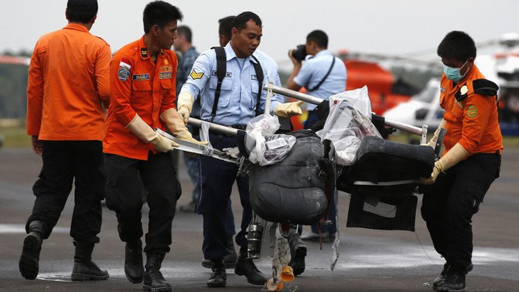 تحديد هوية 13 شخصا من ضحايا حادثة تحطم الطائرة الإندونيسية