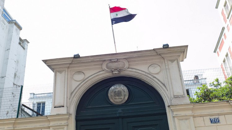 فرنسا تلقت تحذيرات من لبنان وسوريا من "عمل إرهابي"