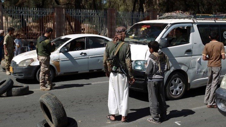 صنعاء.. مظاهرات تطالب بتنحي الرئيس والحوثيون يختطفون قبليين
