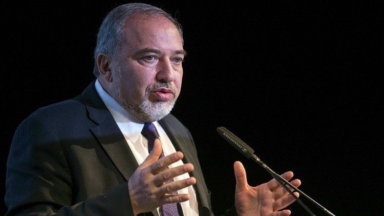 ليبرمان: التقيت قادة عرب بالالتفاف على عباس لجهة "الصلح"