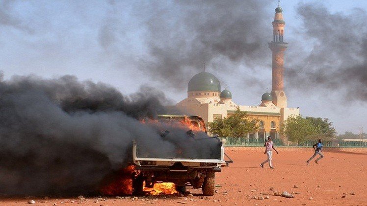 حرق 8 كنائس في النيجر خلال مظاهرات ضد رسوم "شارلي إيبدو"