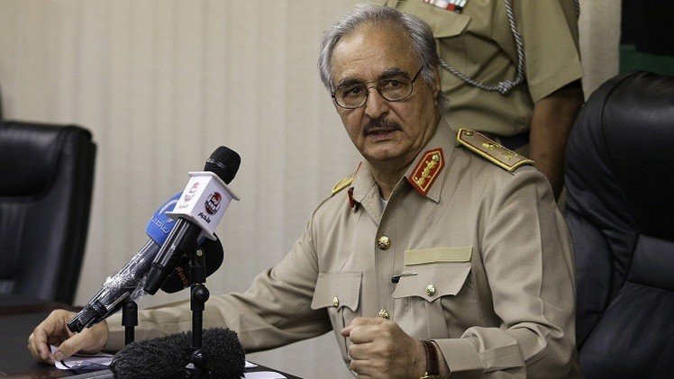حفتر .. وسر الإعلان المتكرر عن إعادته  إلى جيش ليبيا