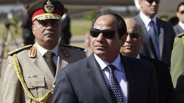 السيسي يقطع مشاركته في القمة الإفريقية ويعود إلى القاهرة بسبب أحداث سيناء