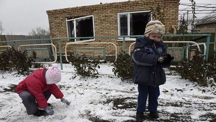 مقتل 12 شخصا بينهم 3 أطفال بقصف لقوات كييف على دونيتسك