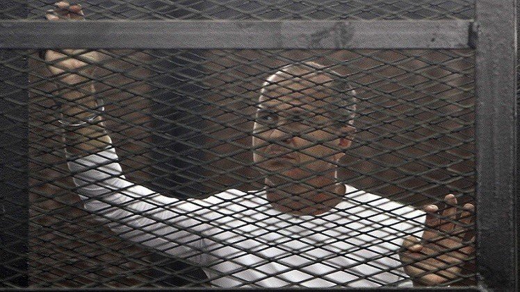  مصر.. ترحيل الصحفي الأسترالي إلى بلاده