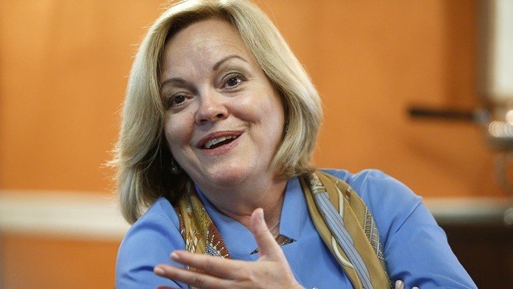  السفيرة الأمريكية: ليبيا منقسمة ولا تستطيع الصمود أمام داعش