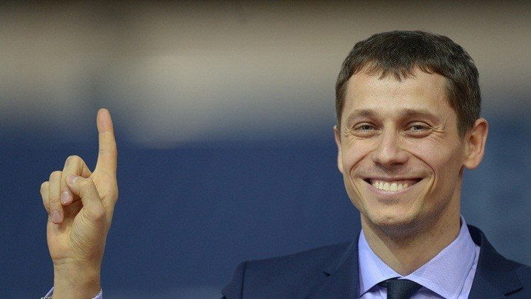البطل الأولمبي بورزاكوفسكي مدرب مؤقت للمنتخب الروسي لألعاب القوى