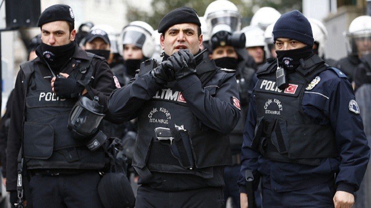 تركيا تمنع 14 شخصا من التسلل إلى سوريا للقتال مع" داعش"