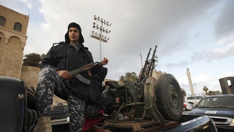 "فجر ليبيا" تطلب من المصريين مغادرة البلاد حفاظا على سلامتهم 