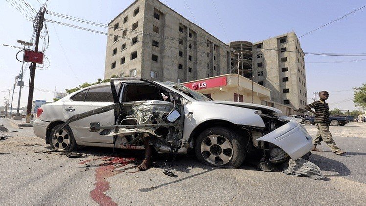 الصومال.. مقتل 4 موظفين بمطار مقديشو وحركة الشباب تتبنى الهجوم