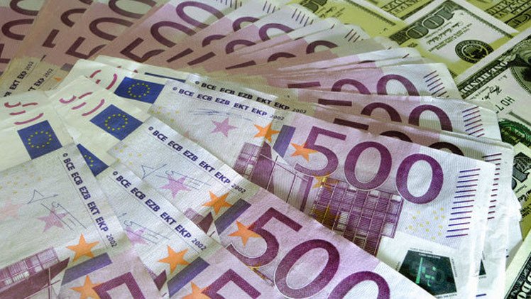 الروبل عند أعلى مستوى منذ بداية العام مقابل الدولار واليورو 