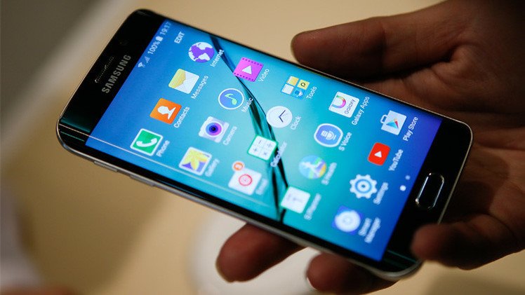 سامسونغ تطلق هاتفيها الثوريين "S6"  و "S6 Edge"  وتوقعات باكتساح آيفون(فيديو)  