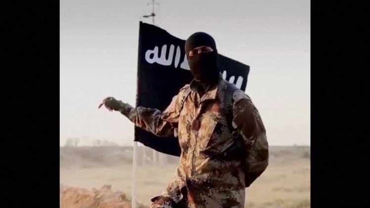 محاكمة أمريكي بتهمة محاولة الانضمام إلى "داعش"