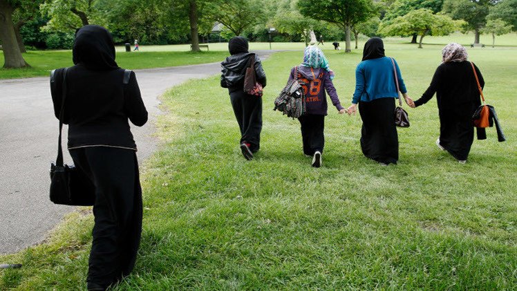 المحكمة الدستورية في ألمانيا ترفع حظر الحجاب عن المدرسات