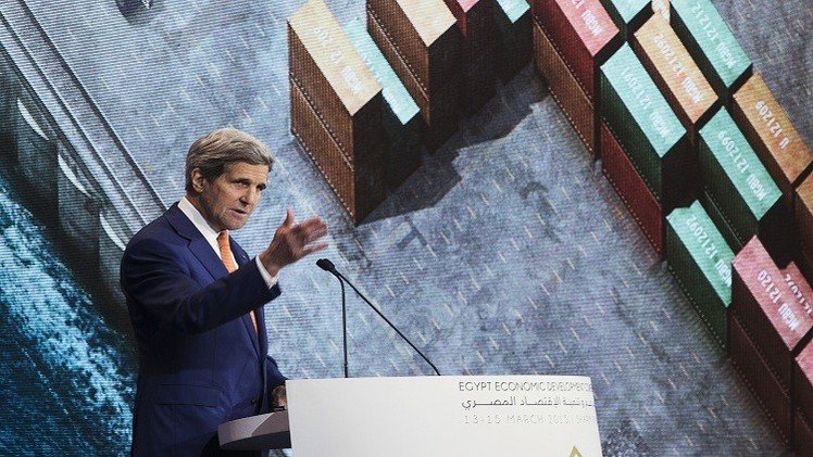كيري يتحدث عن "خلافات مهمة" عالقة مع طهران