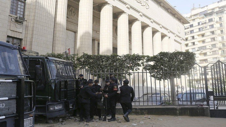 مصر.. النائب العام يحيل ضابطا في الشرطة إلى القضاء بتهمة قتل الناشطة شيماء الصباغ