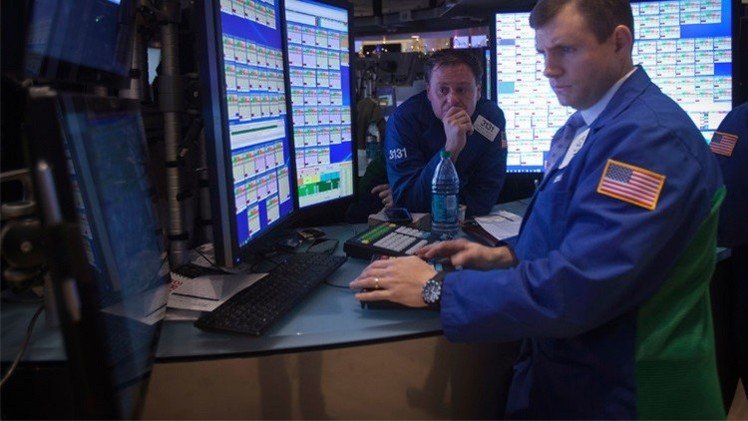 المؤشرات الأمريكية تنخفض قبيل اجتماع الفيدرالي الأمريكي