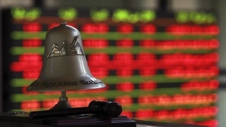 المؤشرات المصرية تتباين بفعل موجة مبيعات للمؤسسات المحلية والعربية 