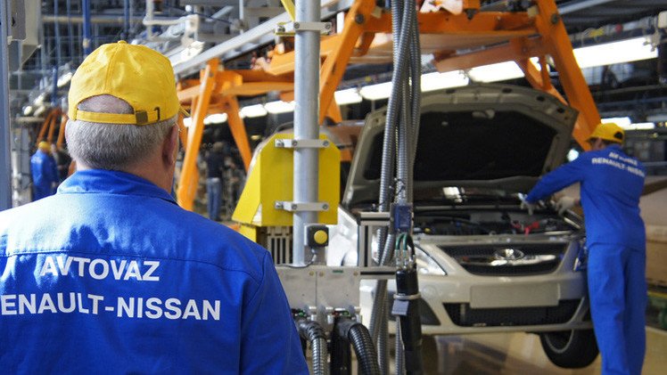 حكومة روسيا تدعم قطاع صناعة السيارات بـ 424 مليون دولار