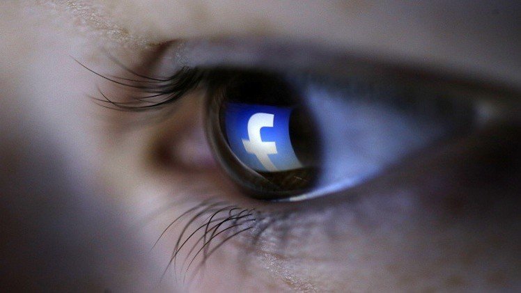 "في مثل هذا اليوم".. خدمة جديدة من فيسبوك تسمح للمستخدمين بالغوص في ماضيهم