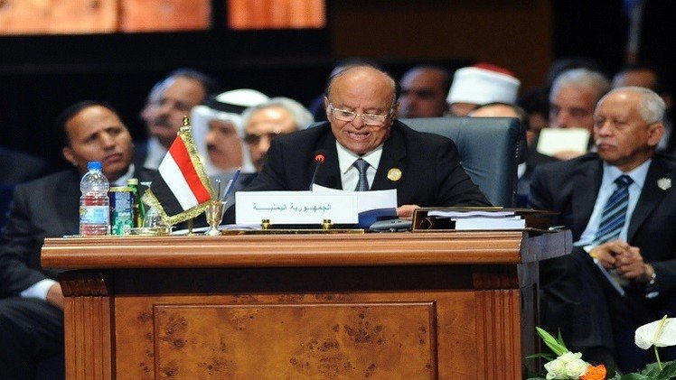 هادي يدعو إلى استمرار "عاصفة الحزم" والقضاء على الحوثيين