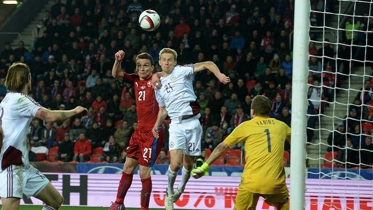 "يورو 2016".. التشيك  تنجو من الهزيمة أمام لاتفيا بهدف قاتل